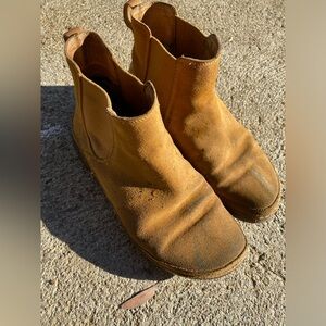 Woman’s Tan Chaco boots 7.5